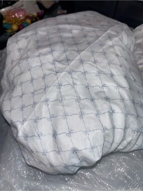 Queen Bow Sheets